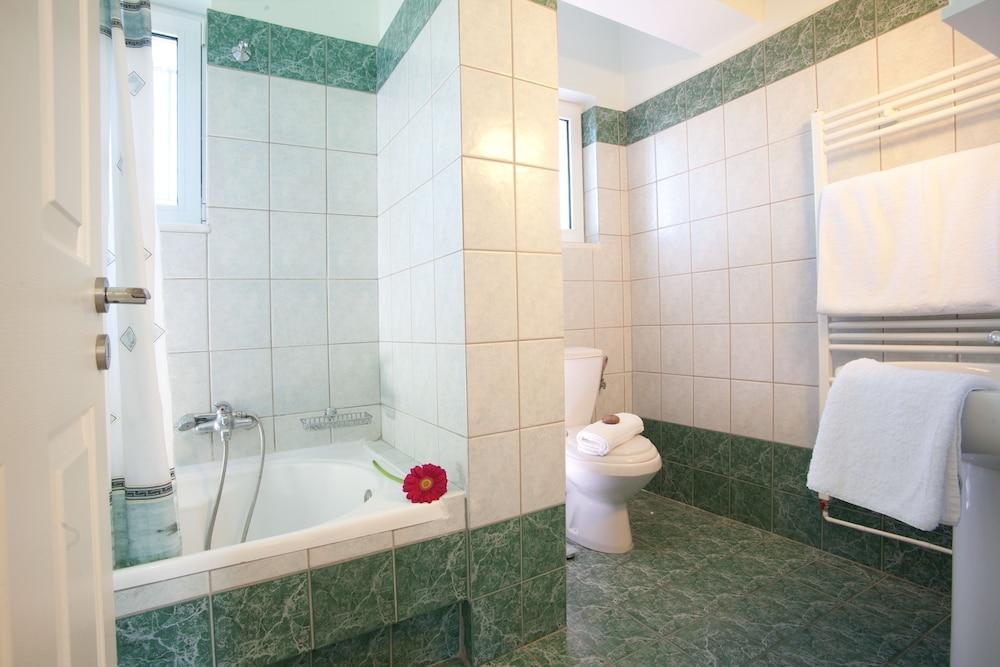 Anthemis Luxury Villa *