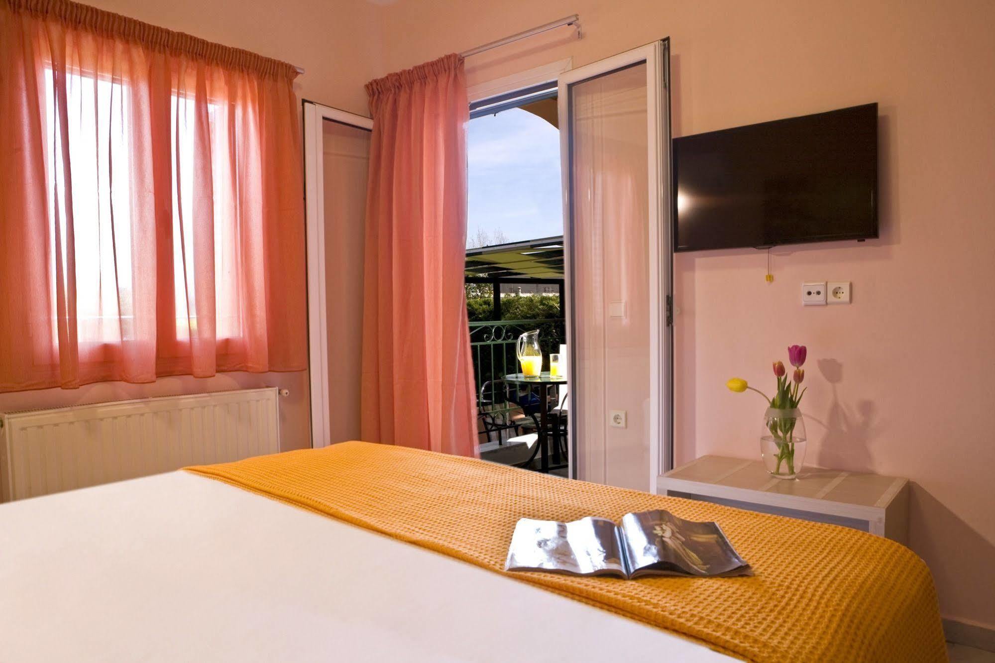 Anthemis Luxury Villa Kariotai